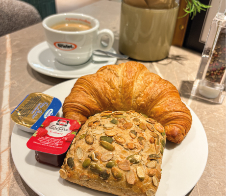 Französisches-Frühstück